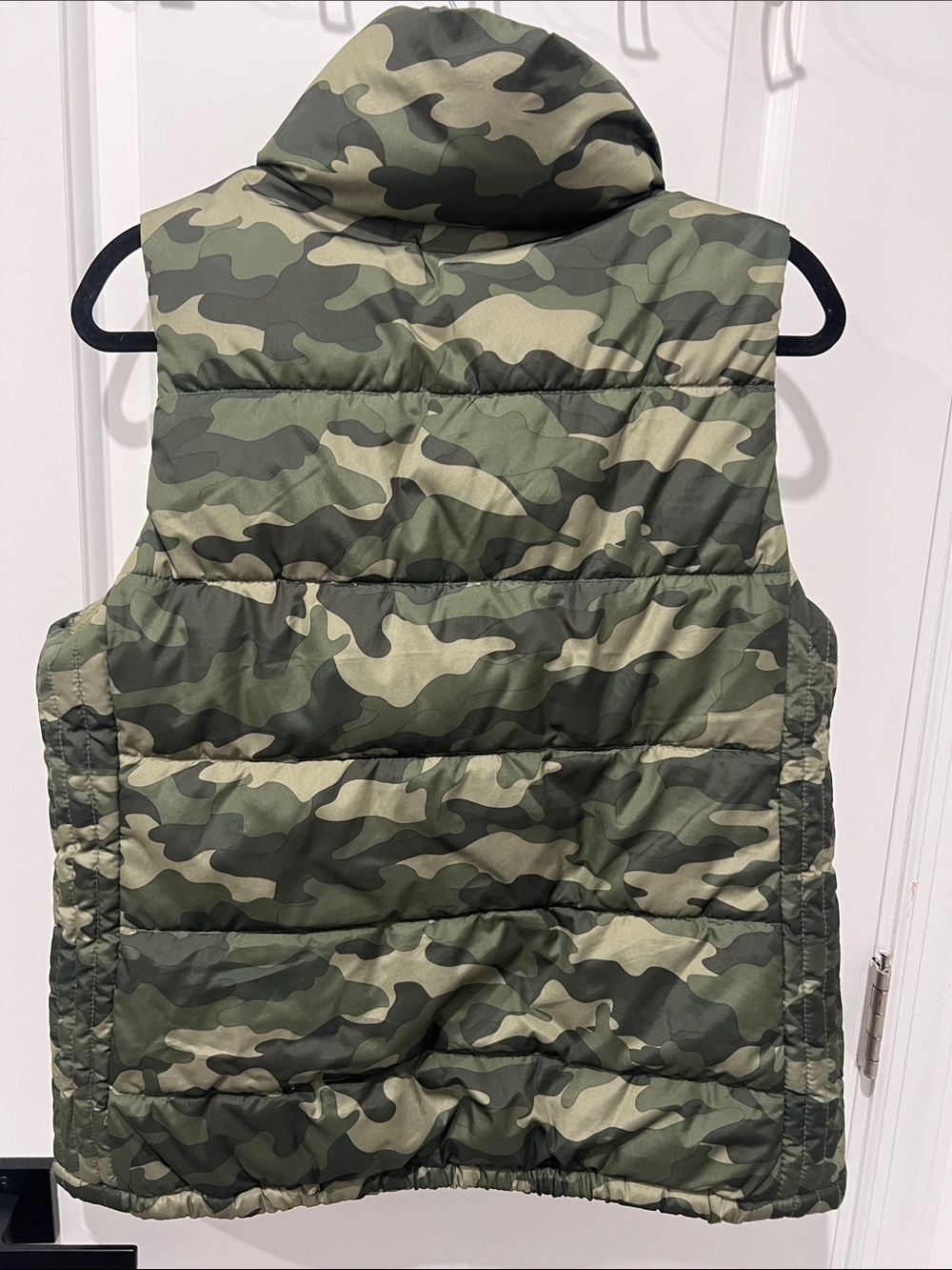 Old Navy Olive Green Camo Puffer Vest - Picture 5 of 6